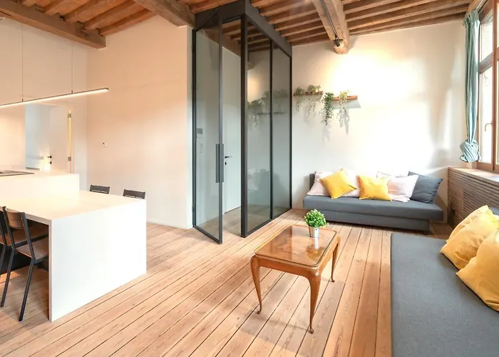 The Hendrik Square Apartments