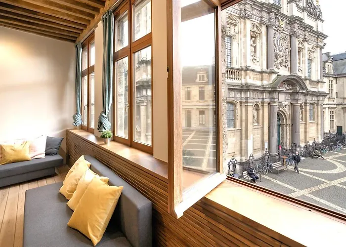 The Hendrik Square Apartments